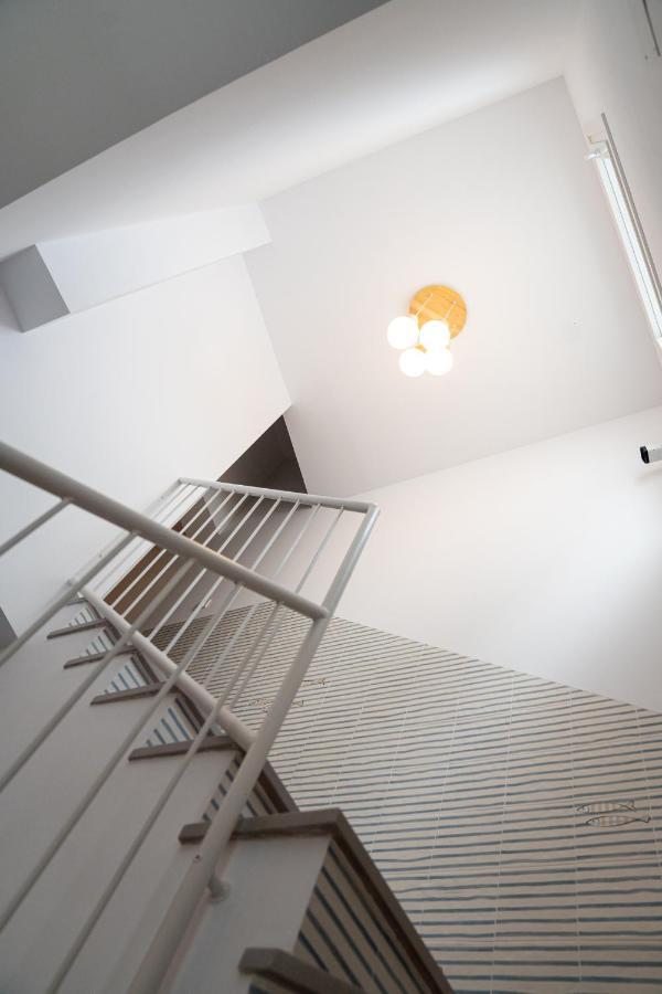 Hostal Tarantelo Conil โกนิล เด ลาฟรอนเตรา ภายนอก รูปภาพ