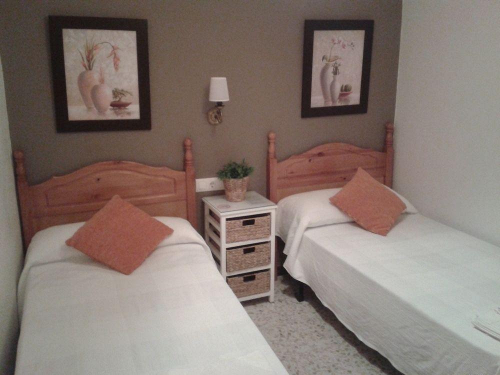 Hostal Tarantelo Conil โกนิล เด ลาฟรอนเตรา ภายนอก รูปภาพ
